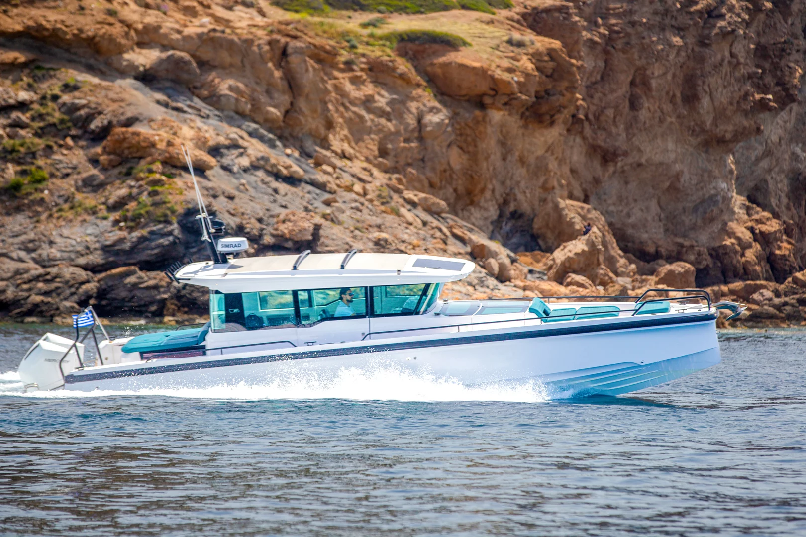 Axopar 37 XC Cross Cabin (Dionne)  - 4