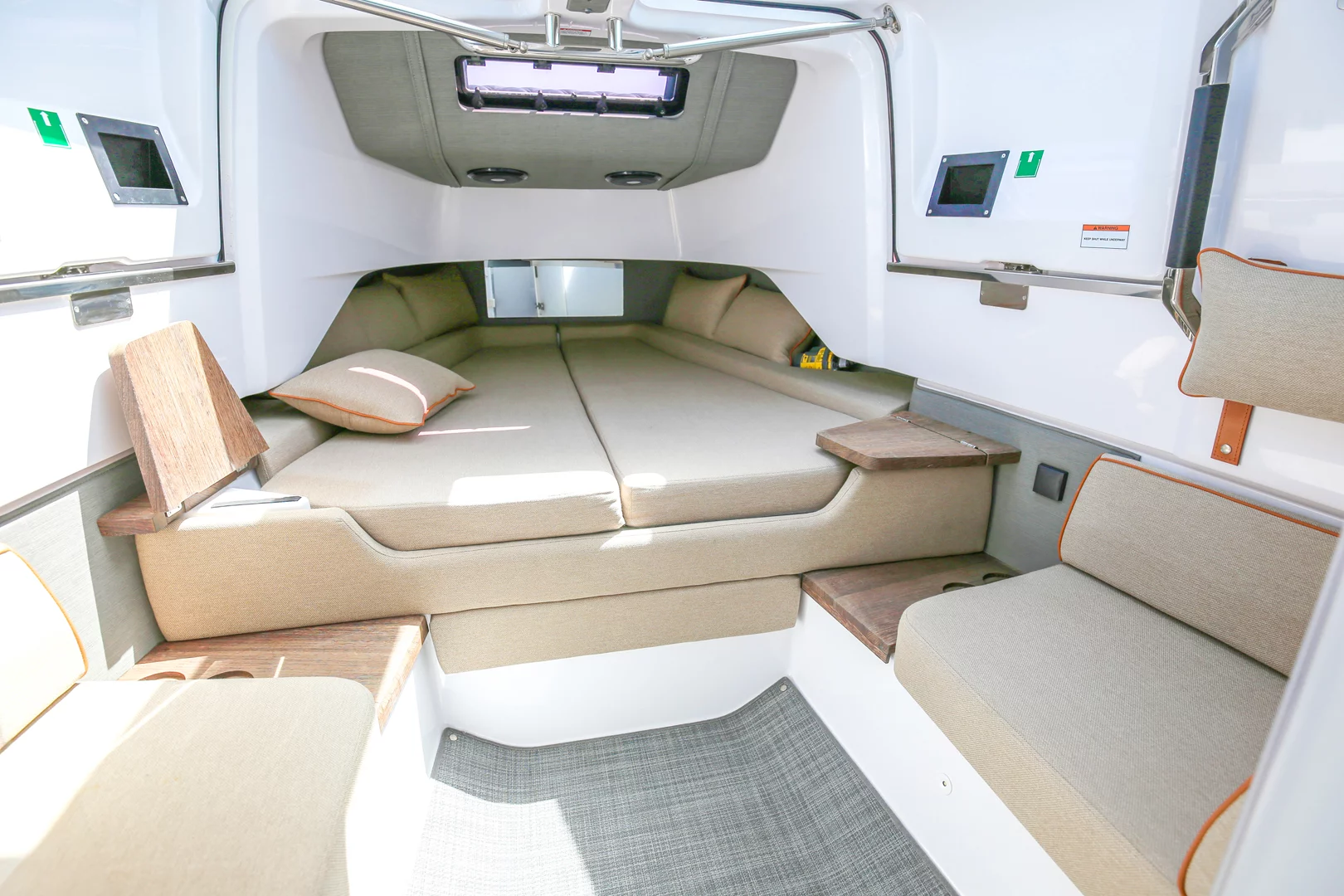 Axopar 37 XC Cross Cabin (Dionne)  - 12