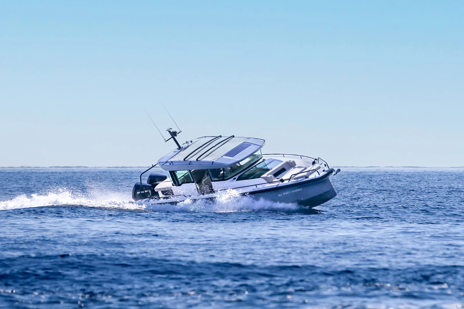 Axopar 37 XC Cross Cabin (Bugs Bunny)  - 1