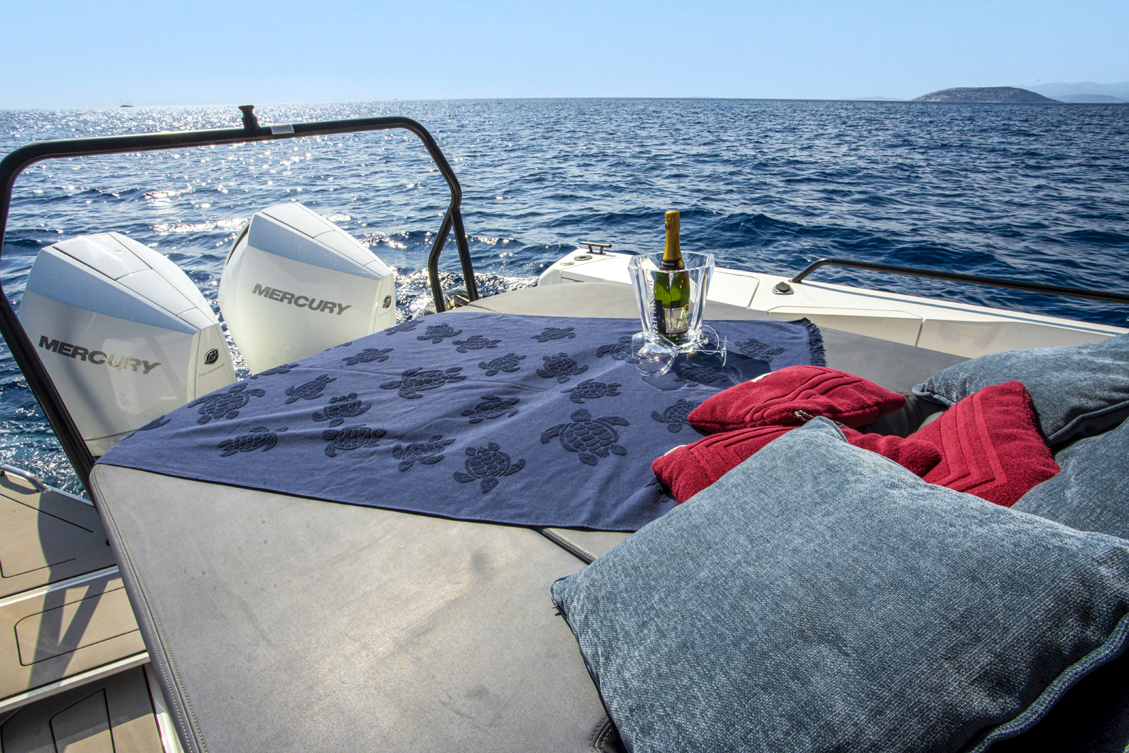 Photo #7 - Axopar 37 Sun Top (Enigma) in Anavyssos - 61485