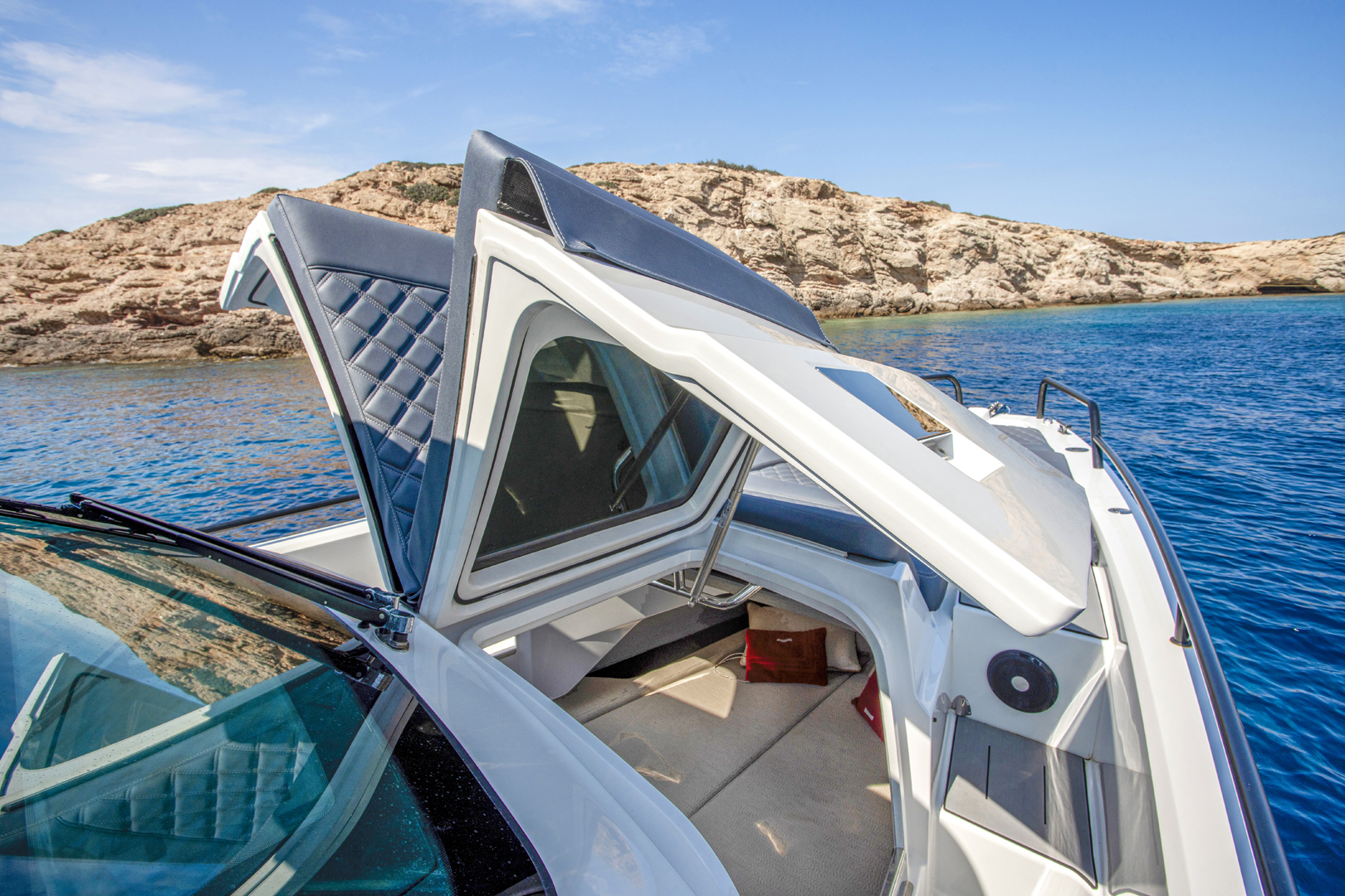 Photo #10 - Axopar 37 Sun Top (Enigma) in Anavyssos - 61485