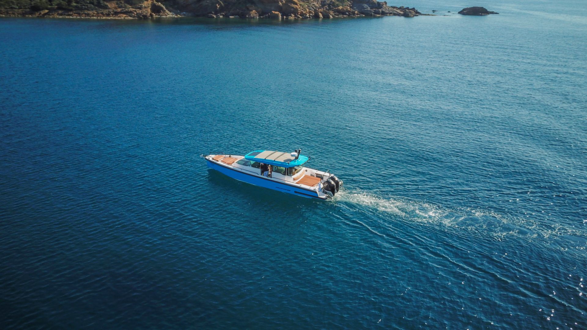 Photo #5 - Axopar 37 XC Cross Cabin (Kaizen) in Creta - 61486
