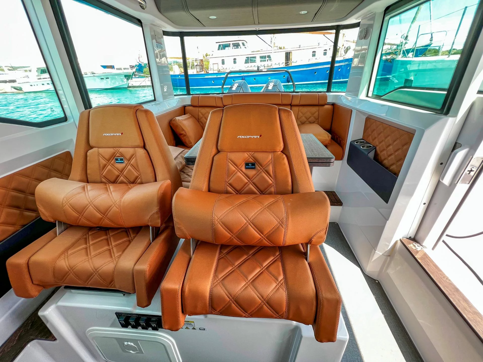 Axopar 37 XC Cross Cabin (Kaizen)  - 9