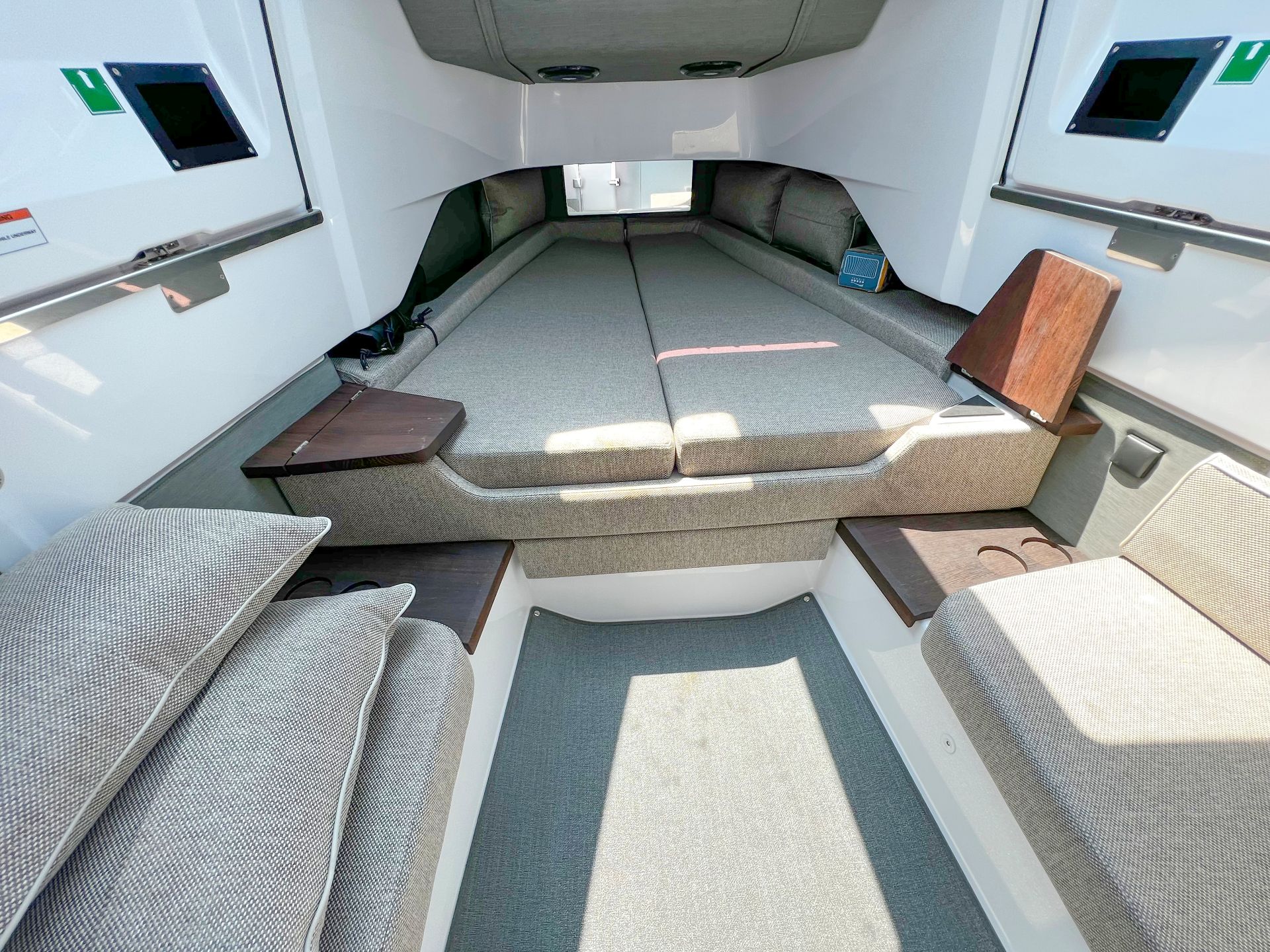 Photo #11 - Axopar 37 XC Cross Cabin (Kaizen) in Creta - 61486