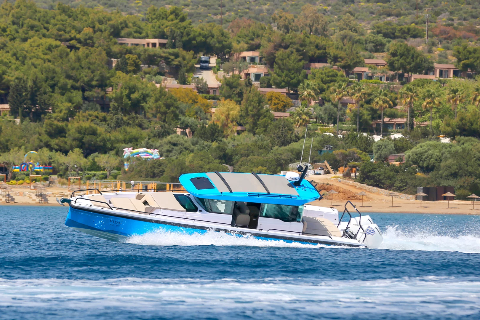 Axopar 37 XC Cross Cabin (Vida)  - 0
