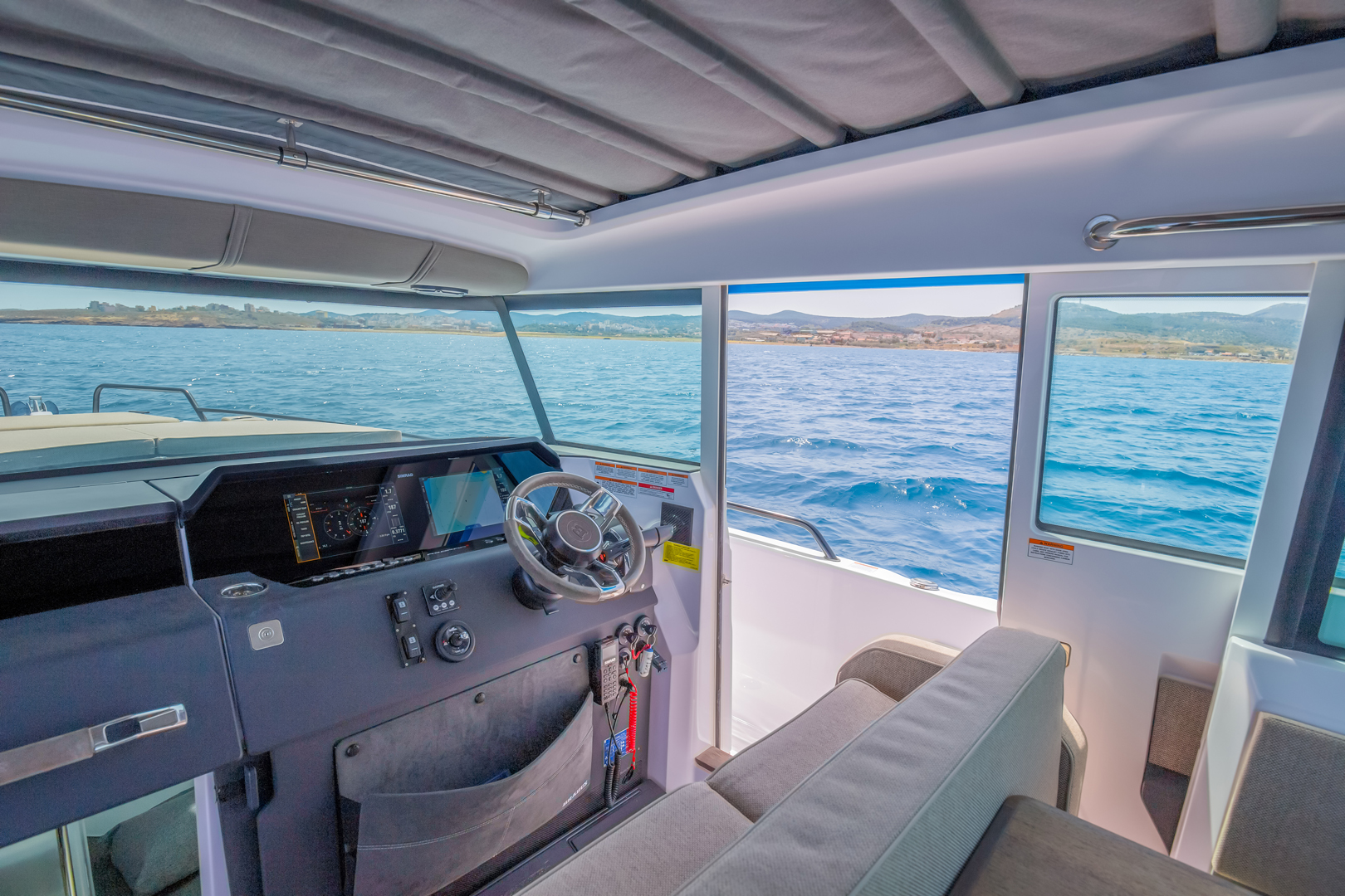 Photo #11 - Axopar 37 XC Cross Cabin (Vida) in Lavrion - 61488