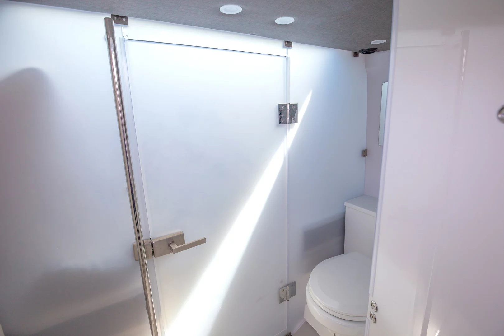 Axopar 37 XC Cross Cabin (Vida)  - 12