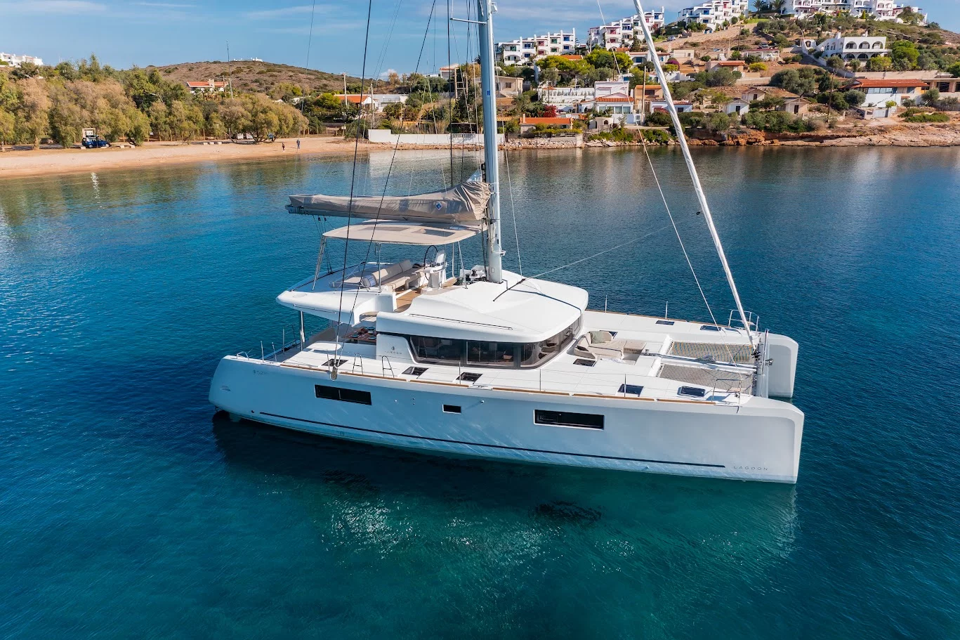 Lagoon 52 F - 4 + 2 cab. (Madinina)  - 3