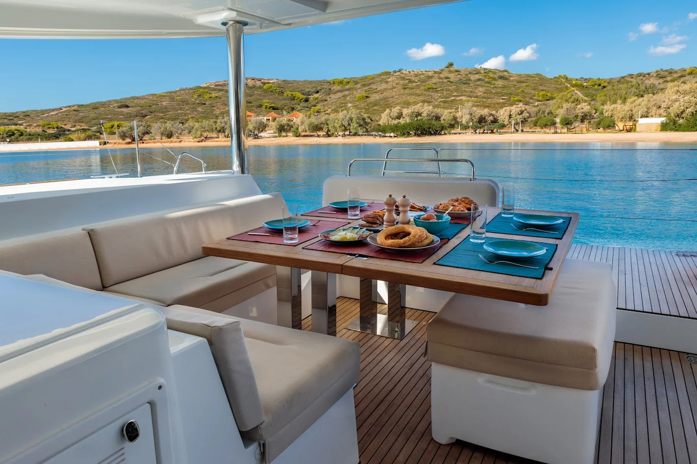 Lagoon 52 F - 4 + 2 cab. (Madinina)  - 9
