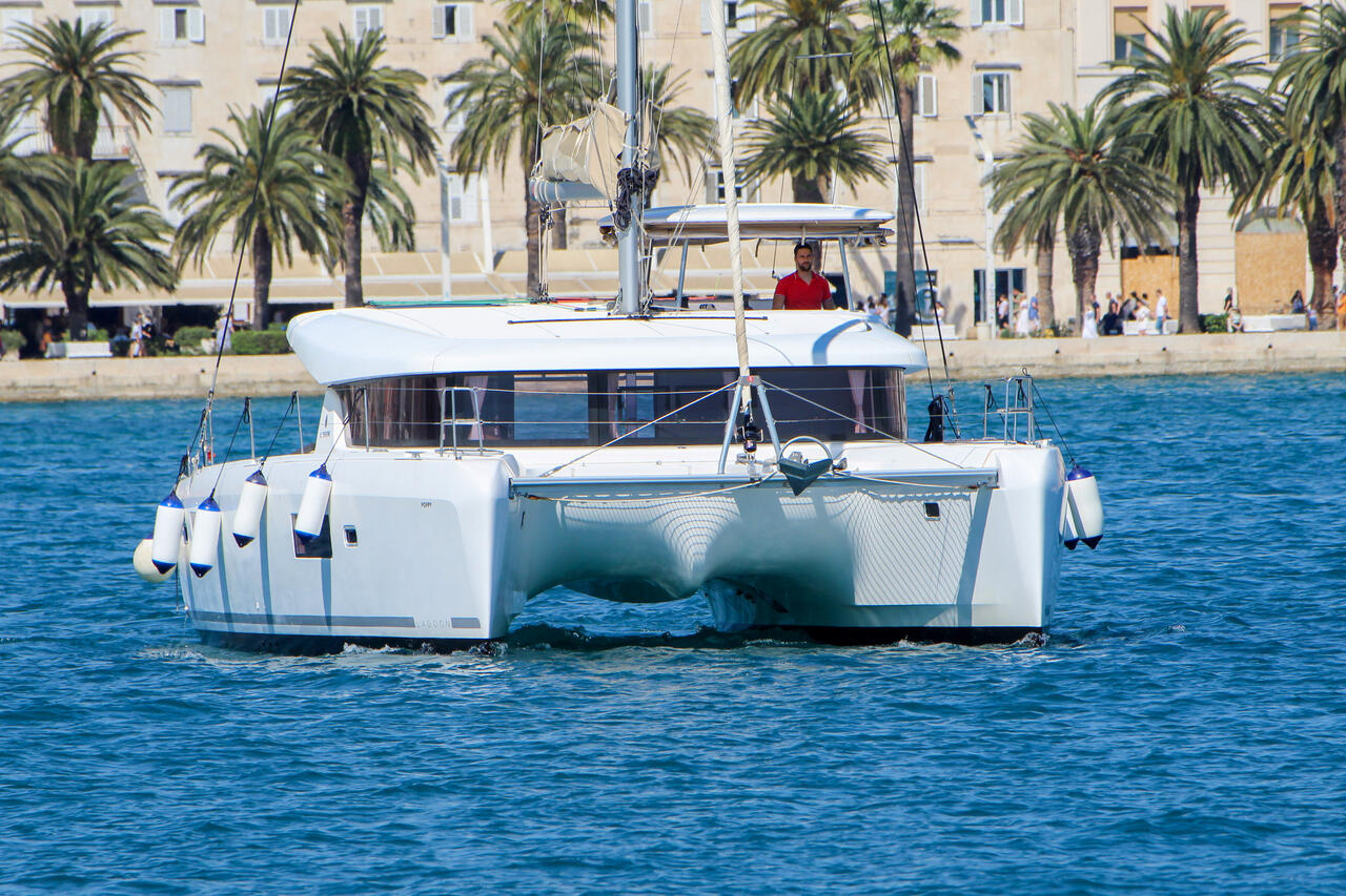 Photo #4 - Lagoon 42 - 4 + 2 cab. (Poppy) en Split - 61459