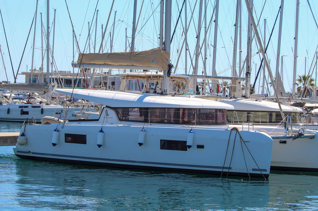 Photo #12 - Lagoon 42 - 4 + 2 cab. (Poppy) en Split - 61459