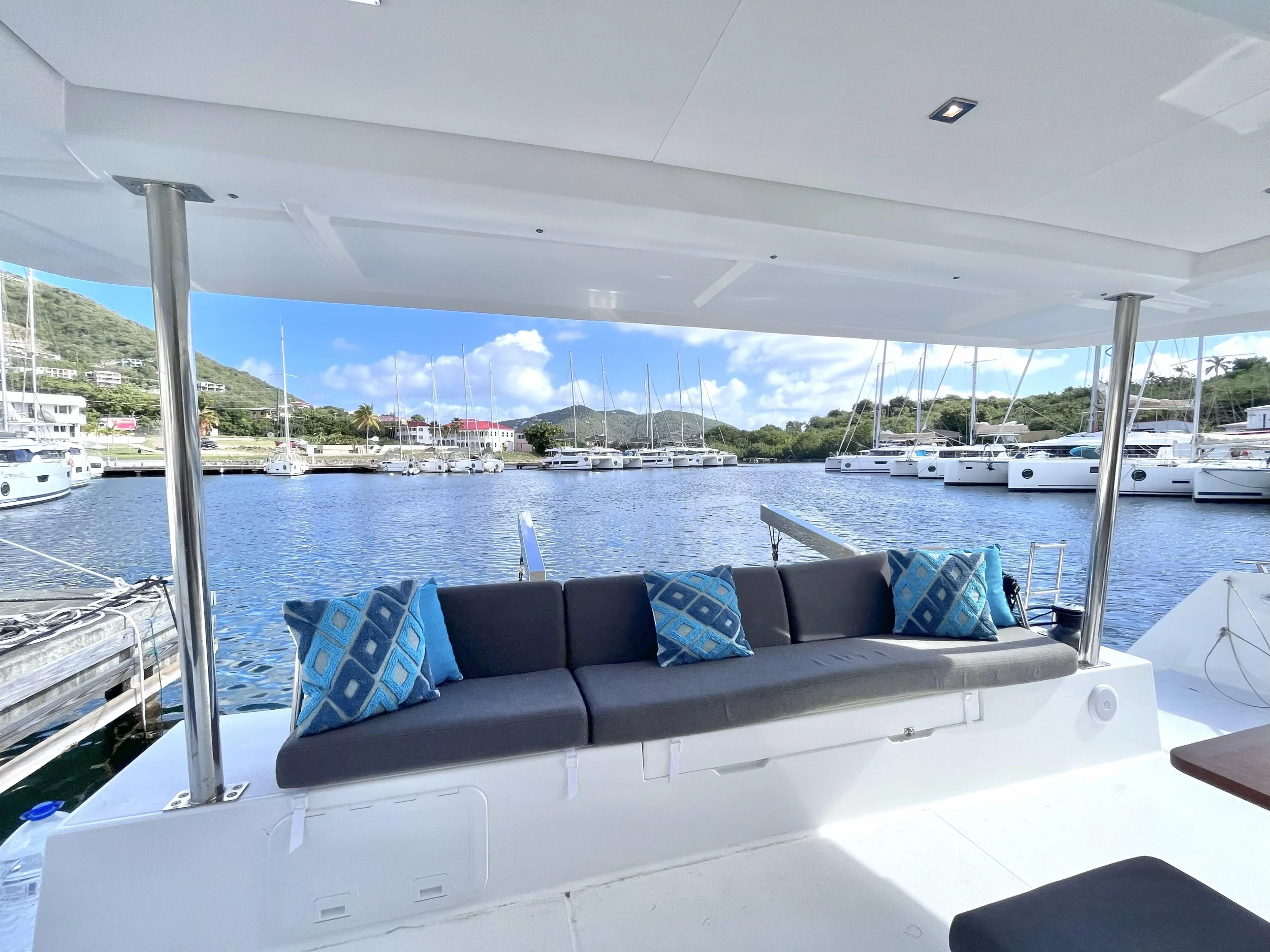 Fountaine Pajot Tanna 47 - 5 + 1 cab. (Blue Vibes)  - 11