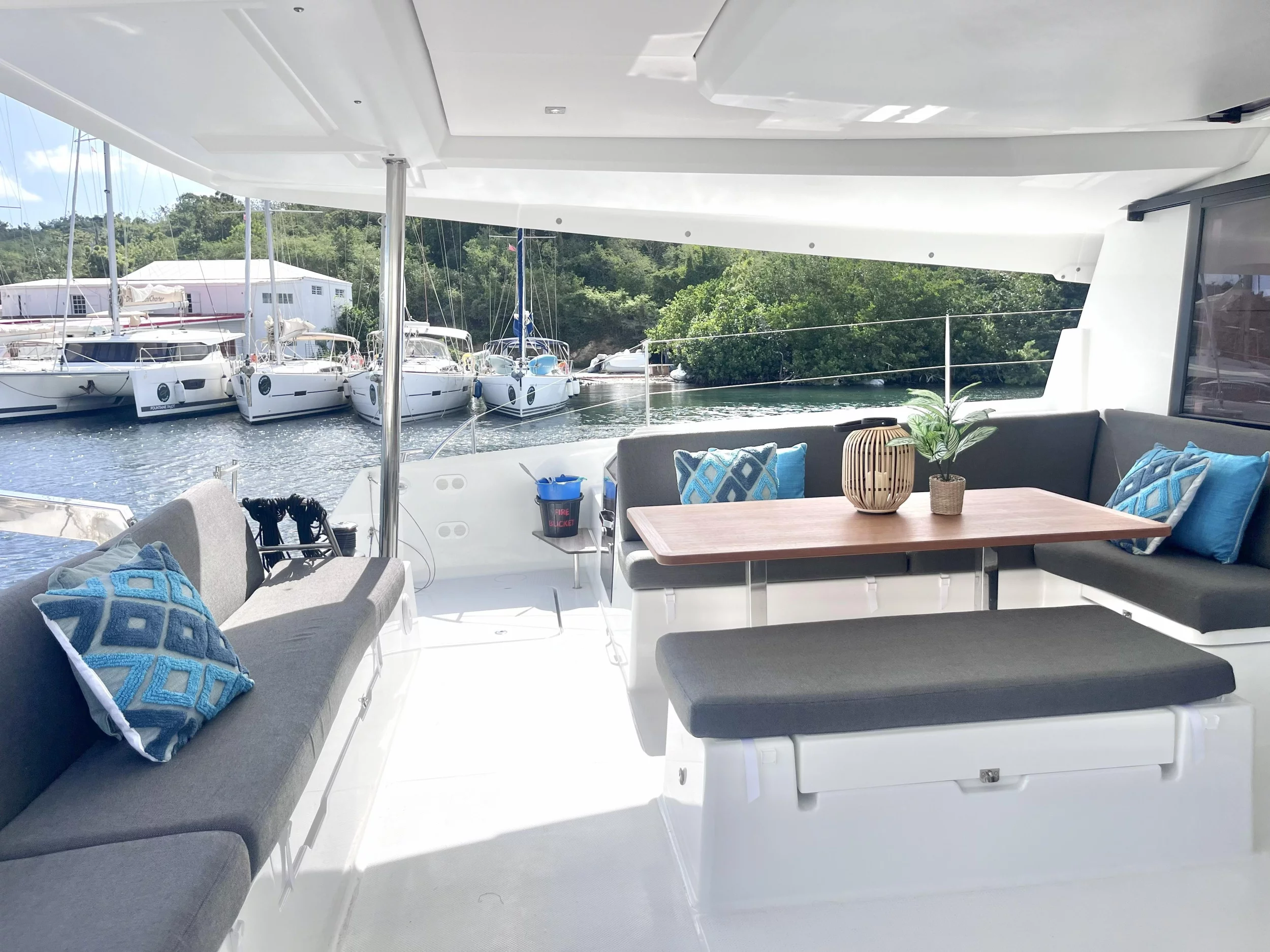 Fountaine Pajot Tanna 47 - 5 + 1 cab. (Blue Vibes)  - 13