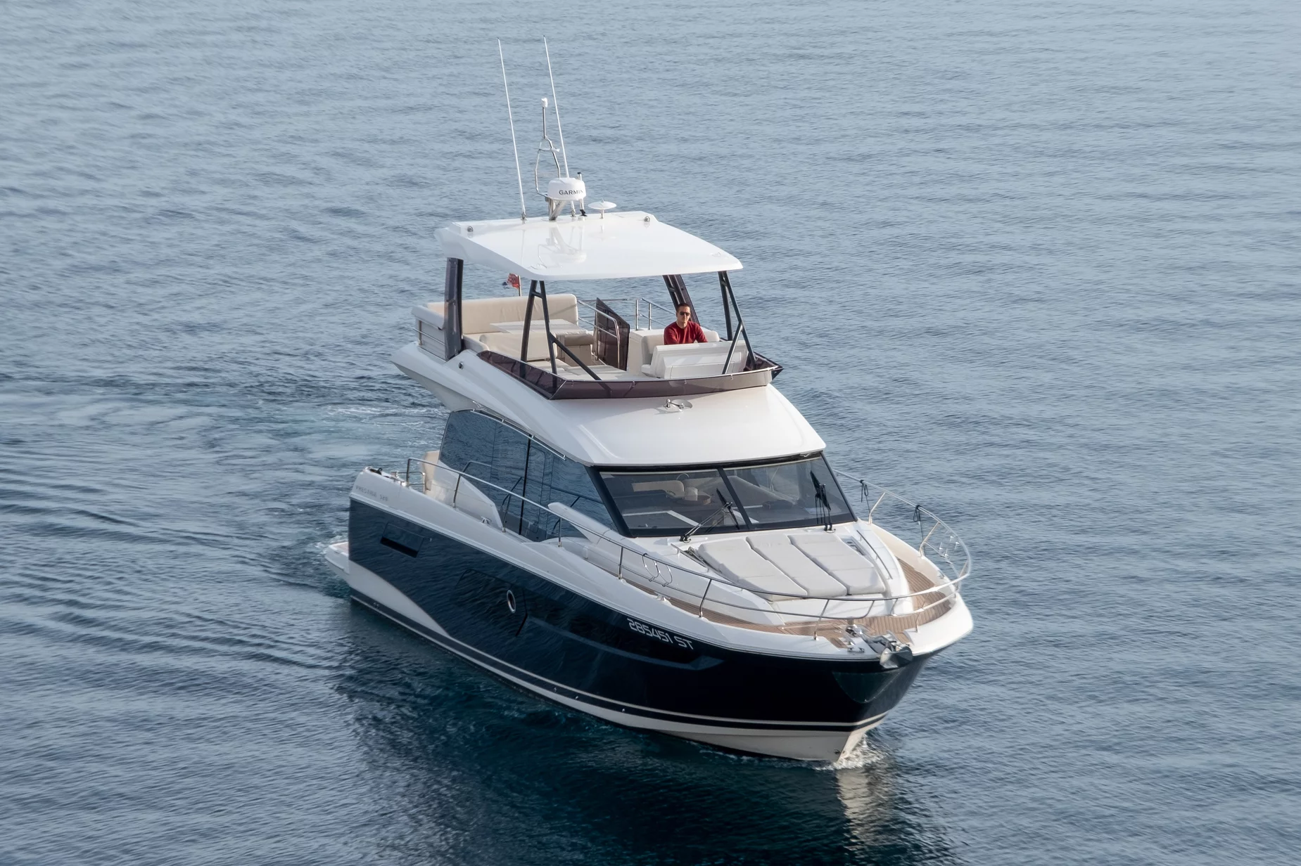 Prestige 520 Flybridge (Baby Indy)  - 4