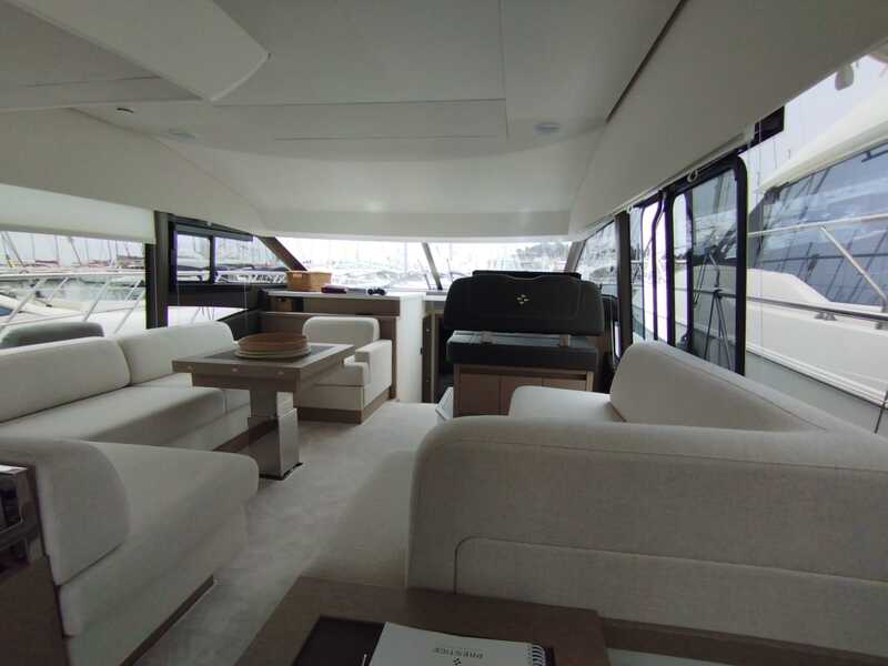 Photo #10 - Prestige 520 Flybridge (Baby Indy) in Split - 61668