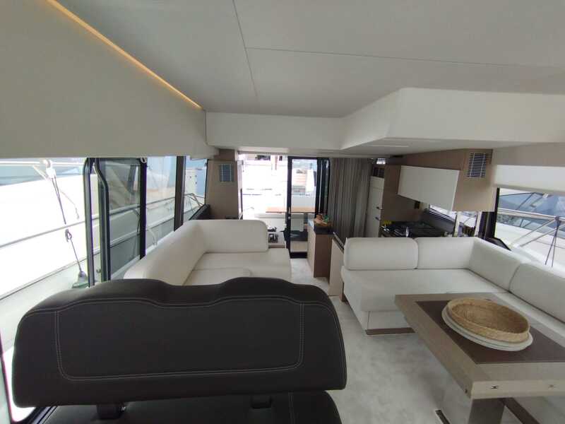 Photo #11 - Prestige 520 Flybridge (Baby Indy) in Split - 61668