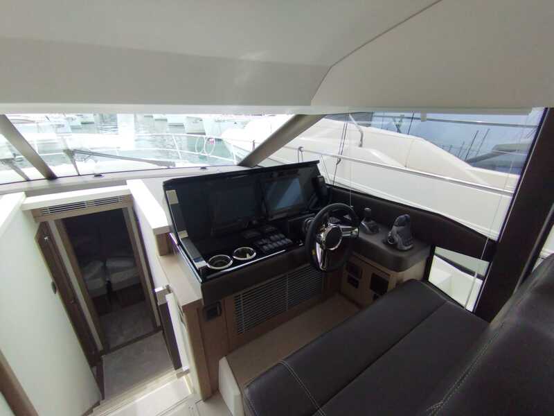 Photo #13 - Prestige 520 Flybridge (Baby Indy) in Split - 61668