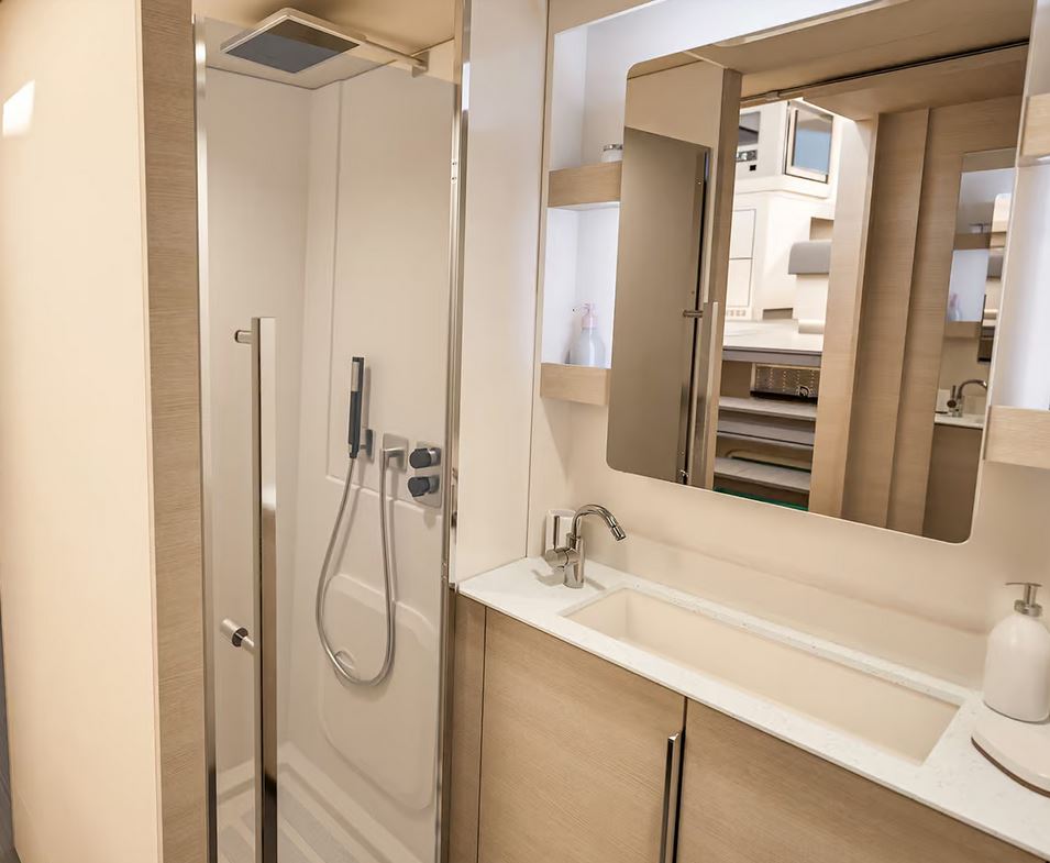 Photo #7 - Fountaine Pajot New 44 Quatour ELECTRIC - 4 + 1 cab. (MANATEE) in Trogir - 61760