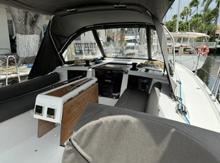 Photo #7 - Dufour 37 - 3 cab. (Island Girl) in Marsh Harbour - 61798