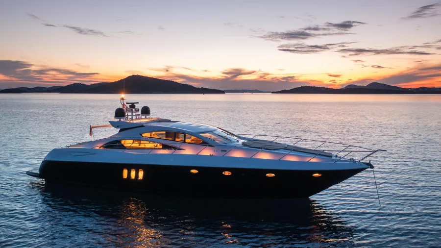 Sunseeker Predator 72 (Boy Toy)  - 19