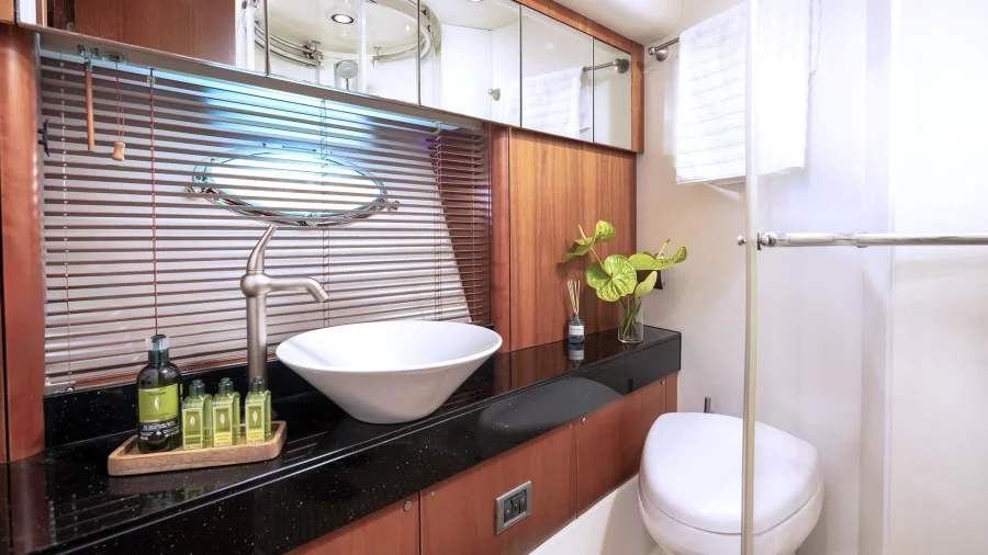 Sunseeker Predator 72 (Boy Toy)  - 8