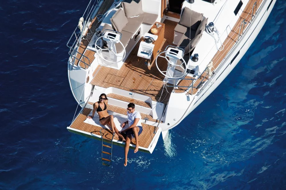 Bavaria Cruiser 46 - 4 cab. (Grey Sky)  - 4