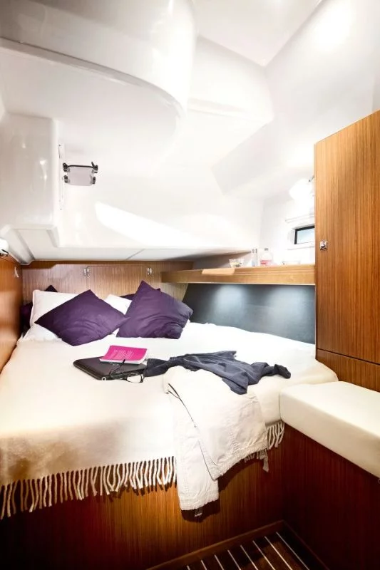 Bavaria Cruiser 46 - 4 cab. (Grey Sky)  - 8