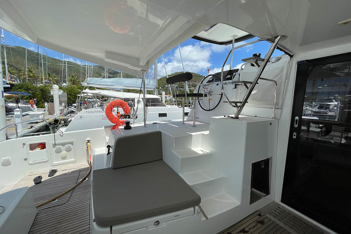 Photo #4 - Lagoon 42 - 3 + 1 cab. (Moana) en Nanny Cay - 44075