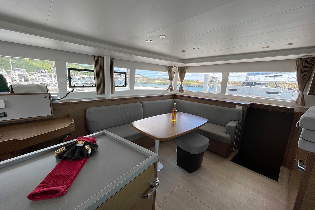 Photo #11 - Lagoon 450 F - 4 + 2 cab. (Summer) en Nanny Cay - 44079