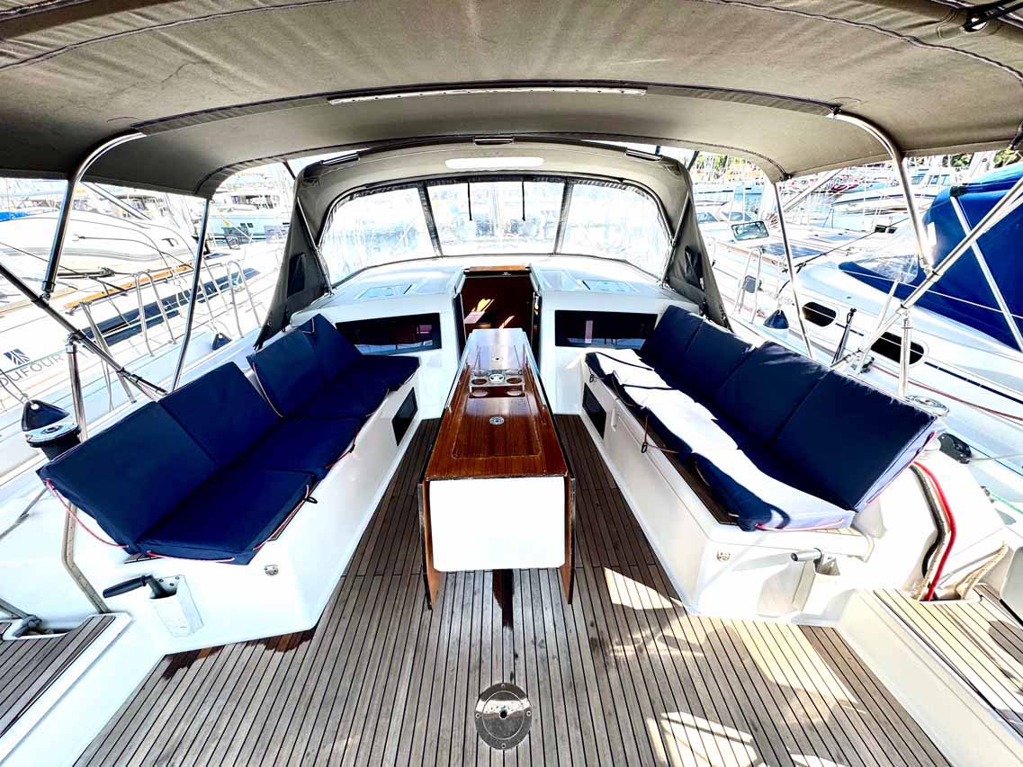 Photo #4 - Dufour 470 - 4 cab. (Icarus) in Marina dell'Isola - 62121