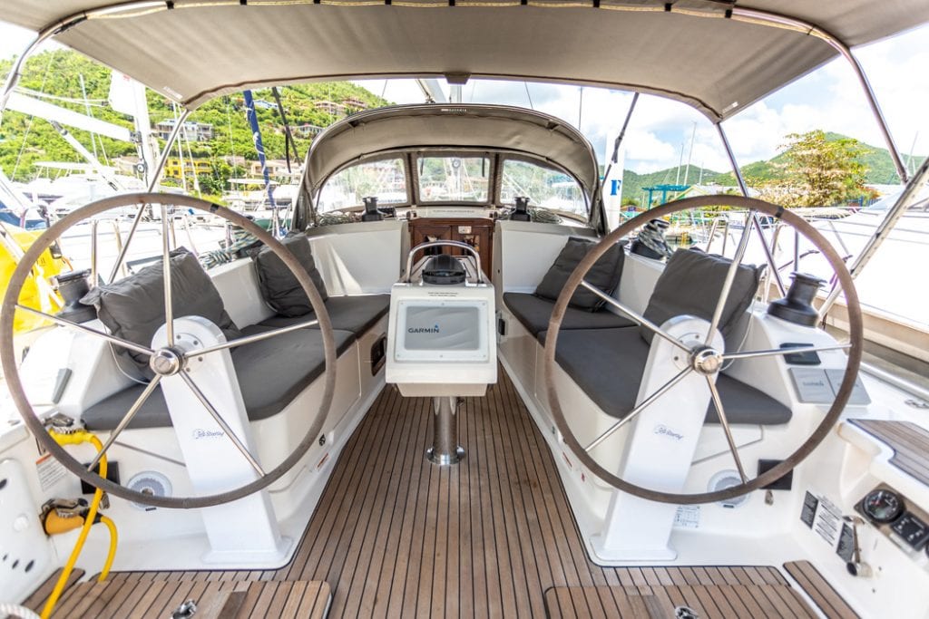 Photo #8 - Bavaria Cruiser 41 - 2 cab. (Patches) in Laguna Blu - 63161