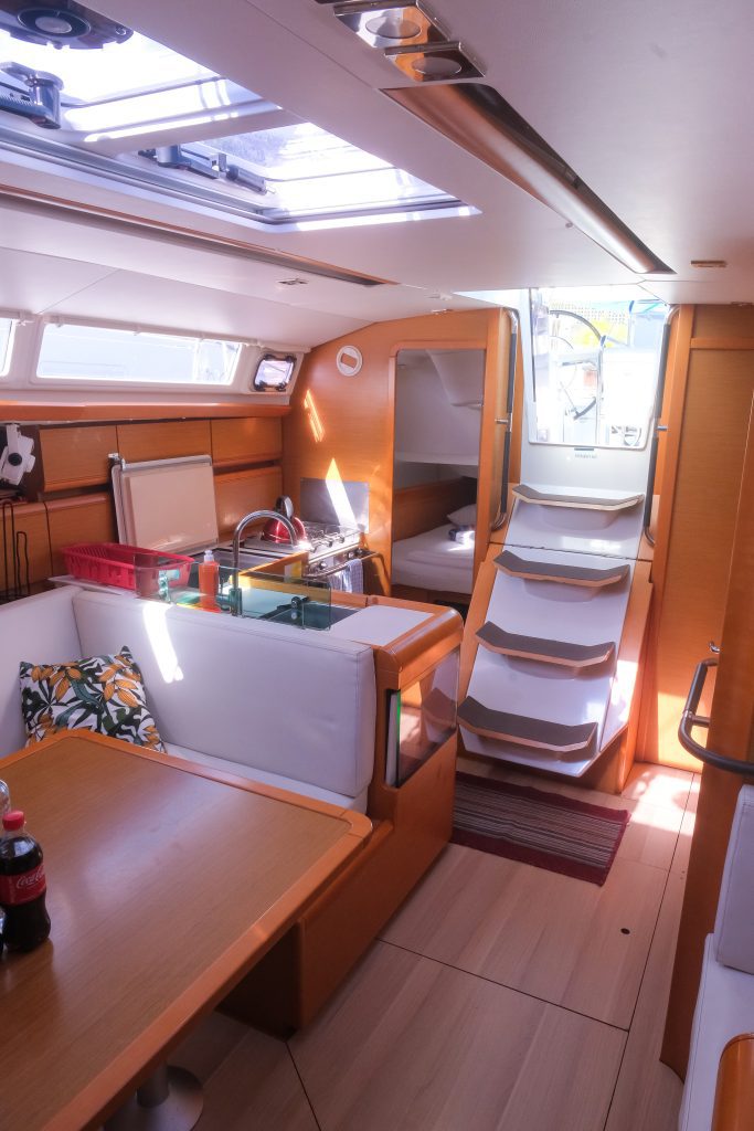 Photo #8 - Sun Odyssey 419 - 3 cab. (Makin Memories) in Laguna Blu - 63162