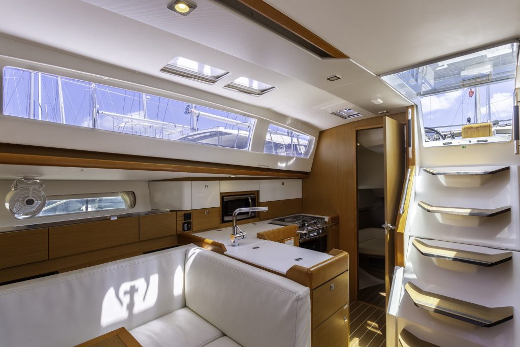 Photo #13 - Sun Odyssey 44 DS (Sea Wolf) en Laguna Azul - 63163
