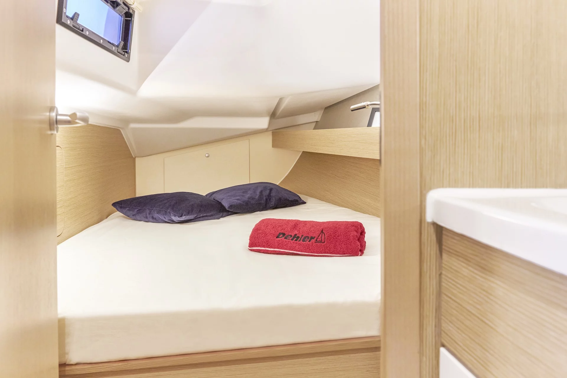 Dehler 38 SQ (Ship Happens)  - 12