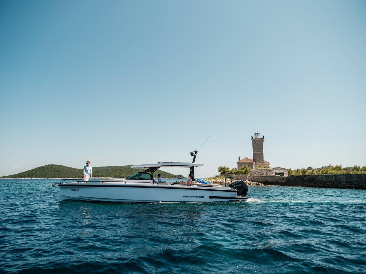 Photo #1 - Axopar 37 Sun Top (Axopar 37) in Zadar - 63247