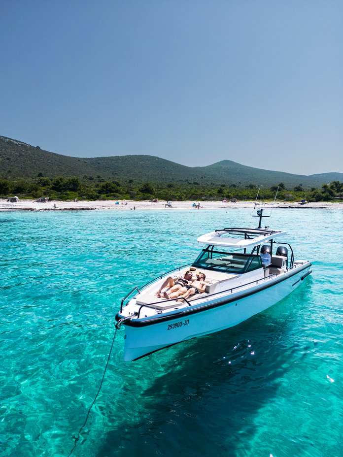 Photo #5 - Axopar 37 Sun Top (Axopar 37) in Zadar - 63247