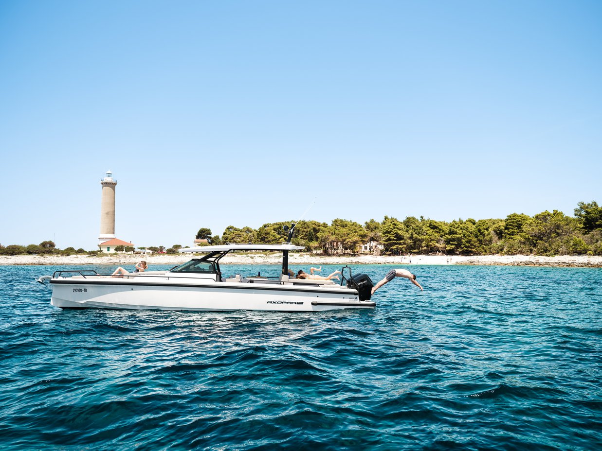 Photo #8 - Axopar 37 Sun Top (Axopar 37) in Zadar - 63247