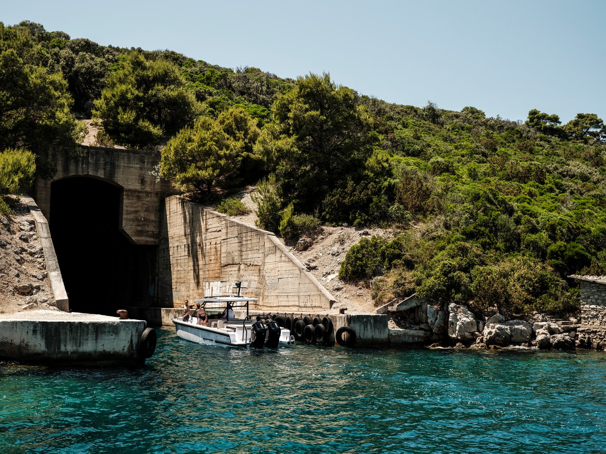 Photo #11 - Axopar 37 Sun Top (Axopar 37) in Zadar - 63247
