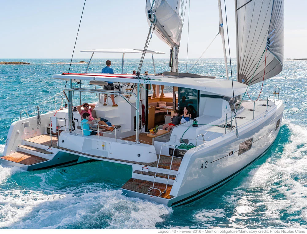 Lagoon 42 Millenium (CASTAGNET)  - 3