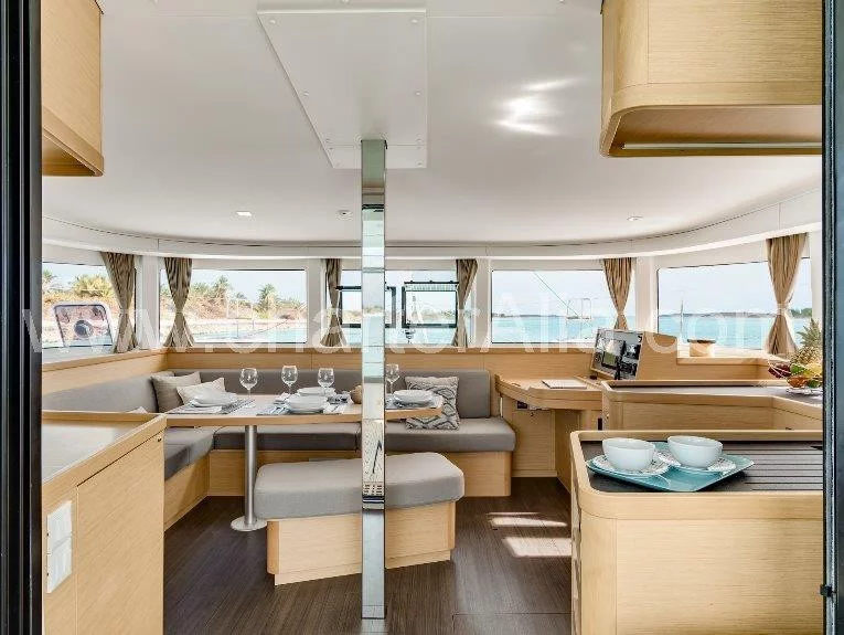 Lagoon 42 Millenium (CASTAGNET)  - 6