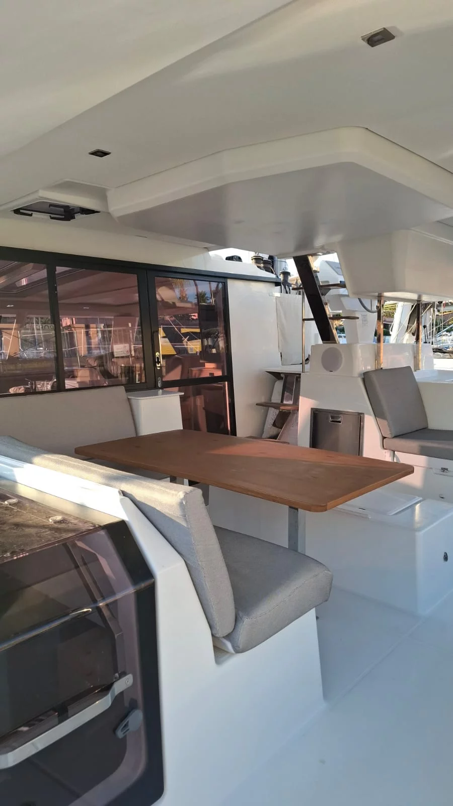 Fountaine Pajot Tanna 47 - 5 + 1 cab. (Amia)  - 12