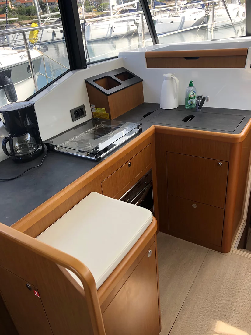 Swift Trawler 35 (Max)  - 8