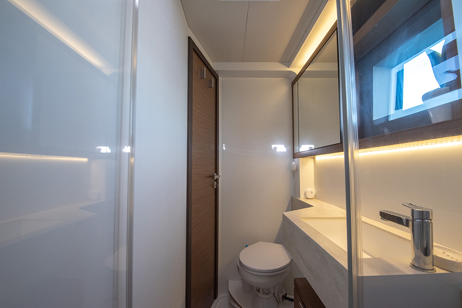 Photo #12 - Lagoon 50 - 6 + 2 cab. (For Sail Too) in Mykonos - 44154