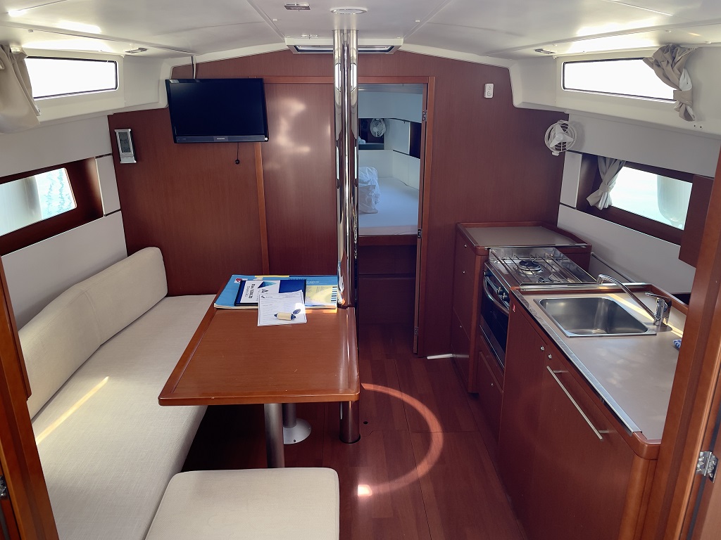 Photo #7 - Oceanis 38.1 (Elsa) en Sukosan - 44157