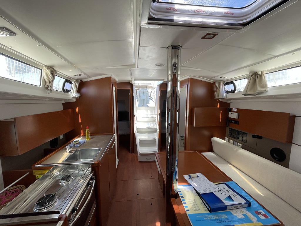 Photo #9 - Oceanis 38.1 (Elsa) en Sukosan - 44157