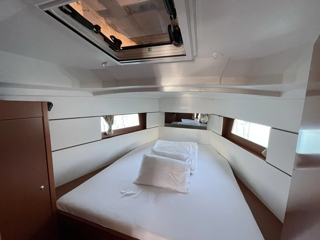Oceanis 38.1 (Elsa)  - 14