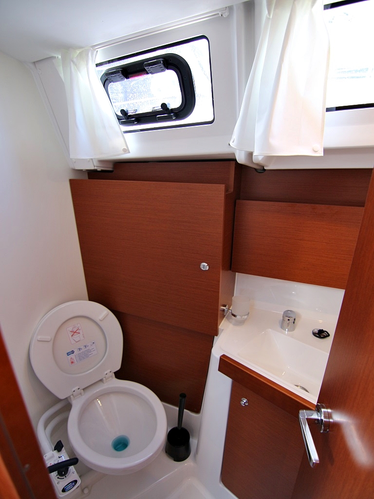 Photo #19 - Oceanis 38.1 (Ariela) en Sukosan - 44158