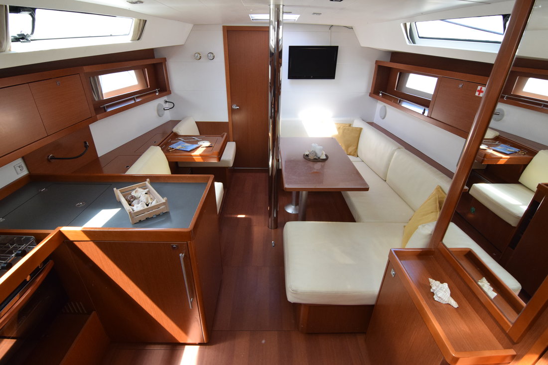Photo #6 - Oceanis 41 (Bolero) in Athens - 44168