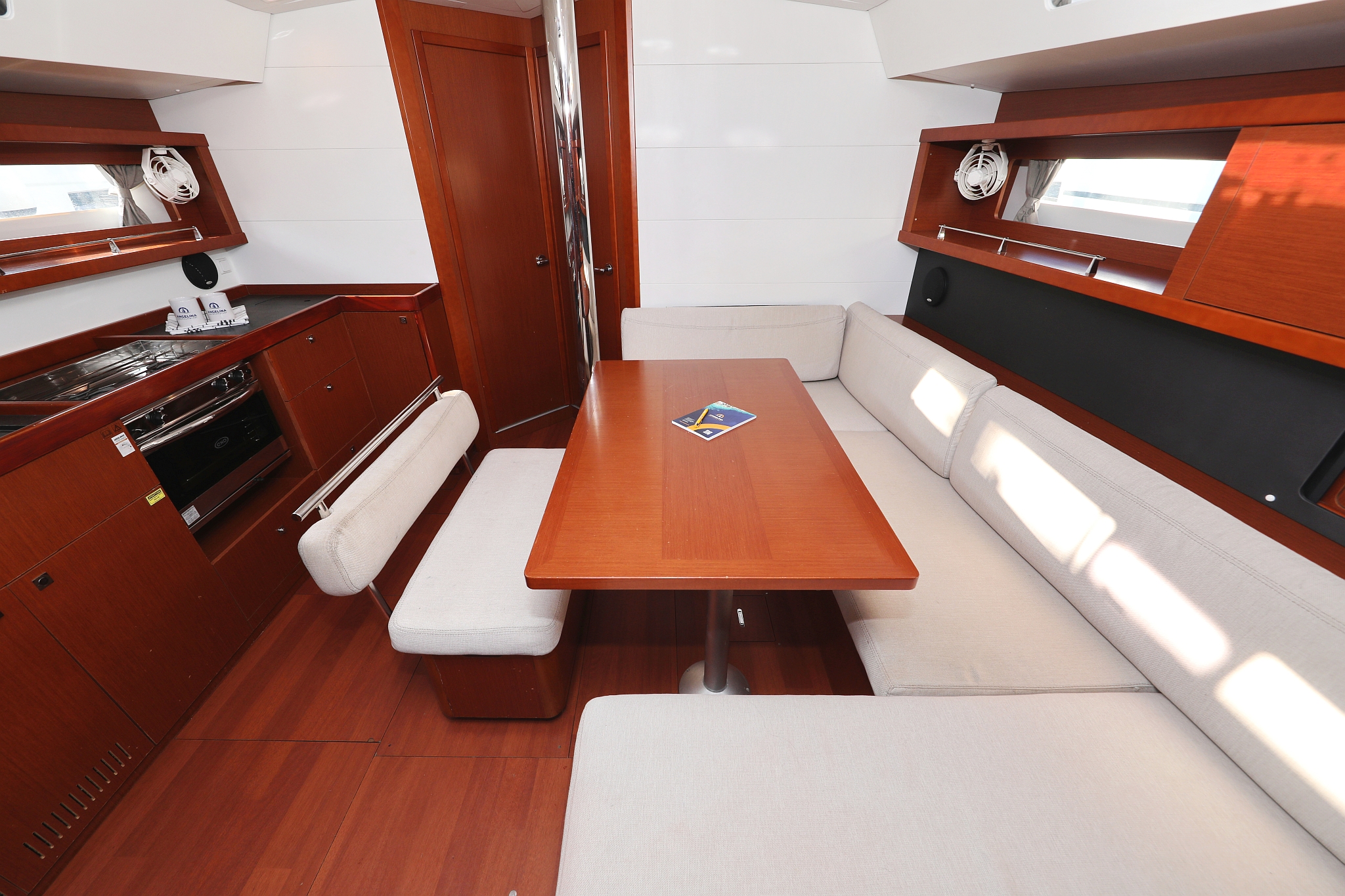 Photo #13 - Oceanis 45 - 4 cab. (Barbarella II) in Trogir - 44176