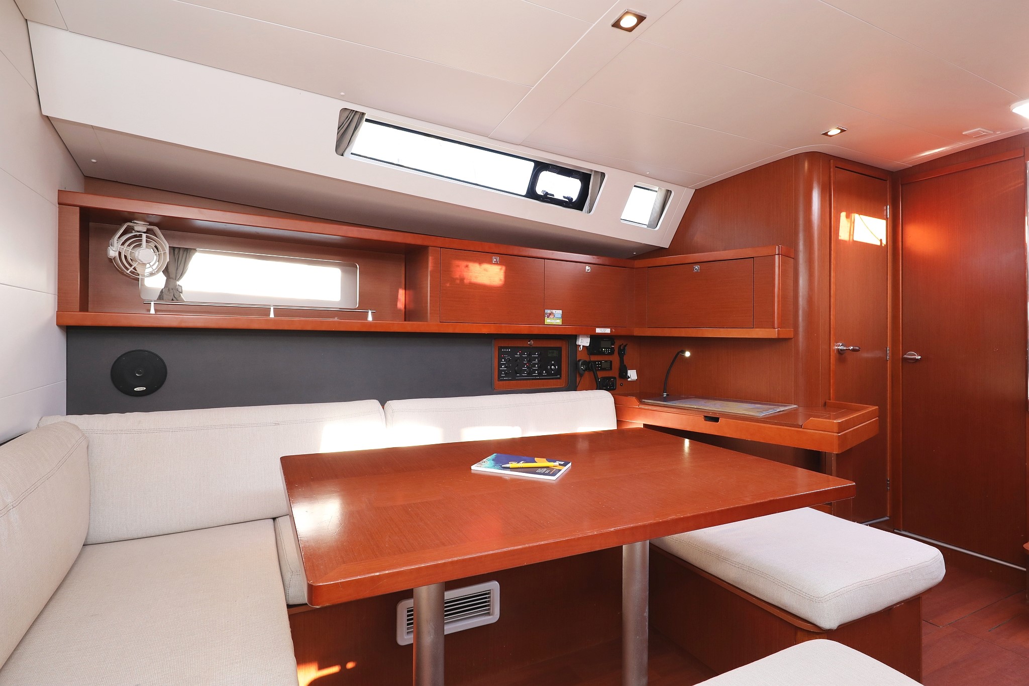 Photo #16 - Oceanis 45 - 4 cab. (Barbarella II) in Trogir - 44176